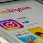 Bildschirm mit der Instagram-App im App Store, inklusive Bewertung und Download-Button.